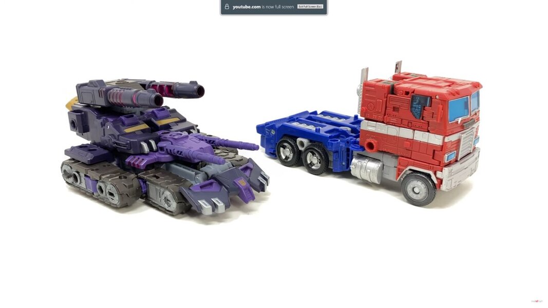 In Hand Image Of Transformers Legacy Evolution Tarn  (41 of 44)